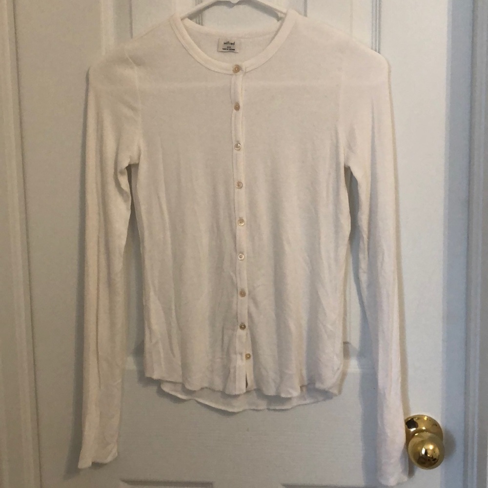 white aritzia button up